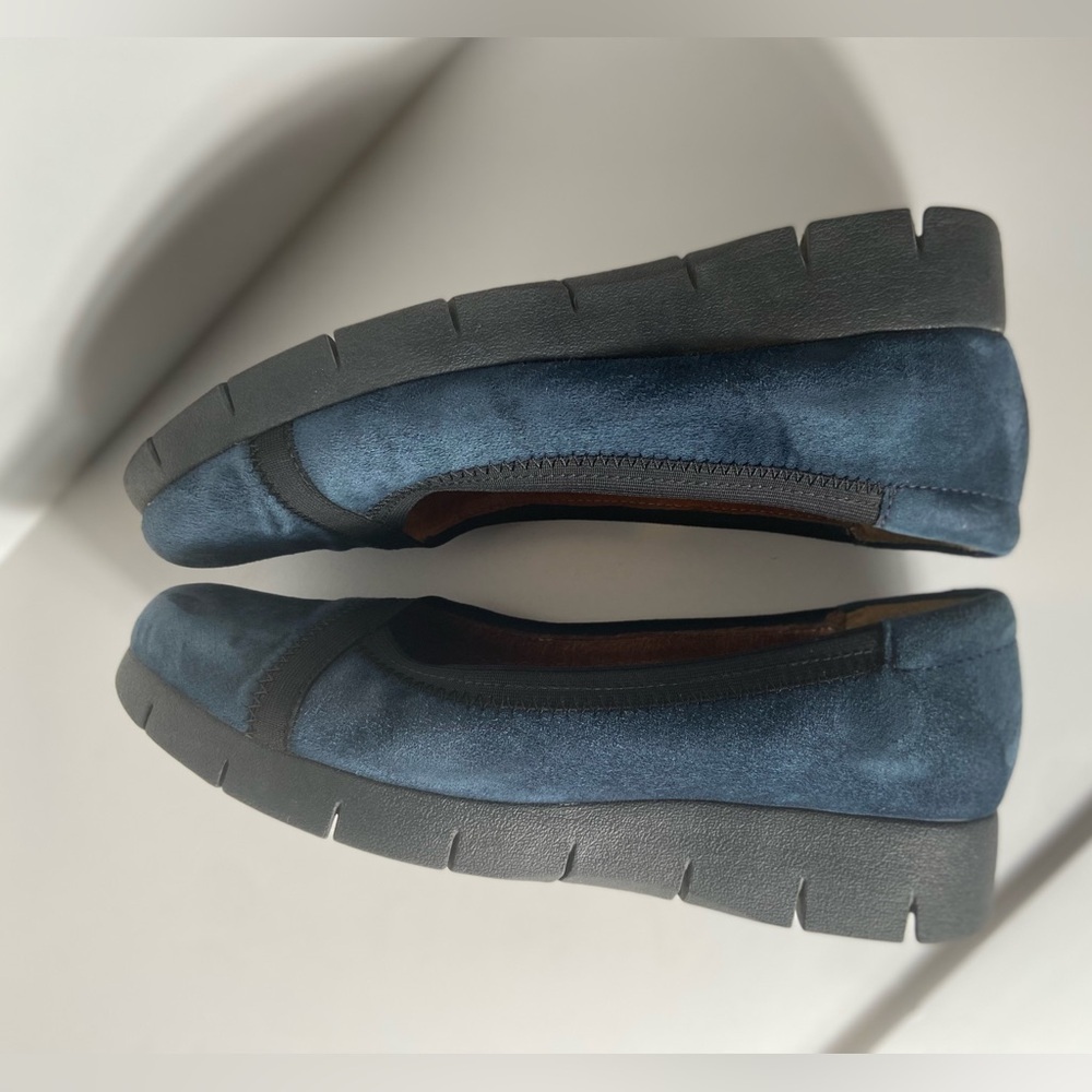 Clarks~Artisan~Daelyn Hill~Comfort~Navy Blue~Suede~Slip On Wedge~Loafer~Size 7 - Picture 8 of 13